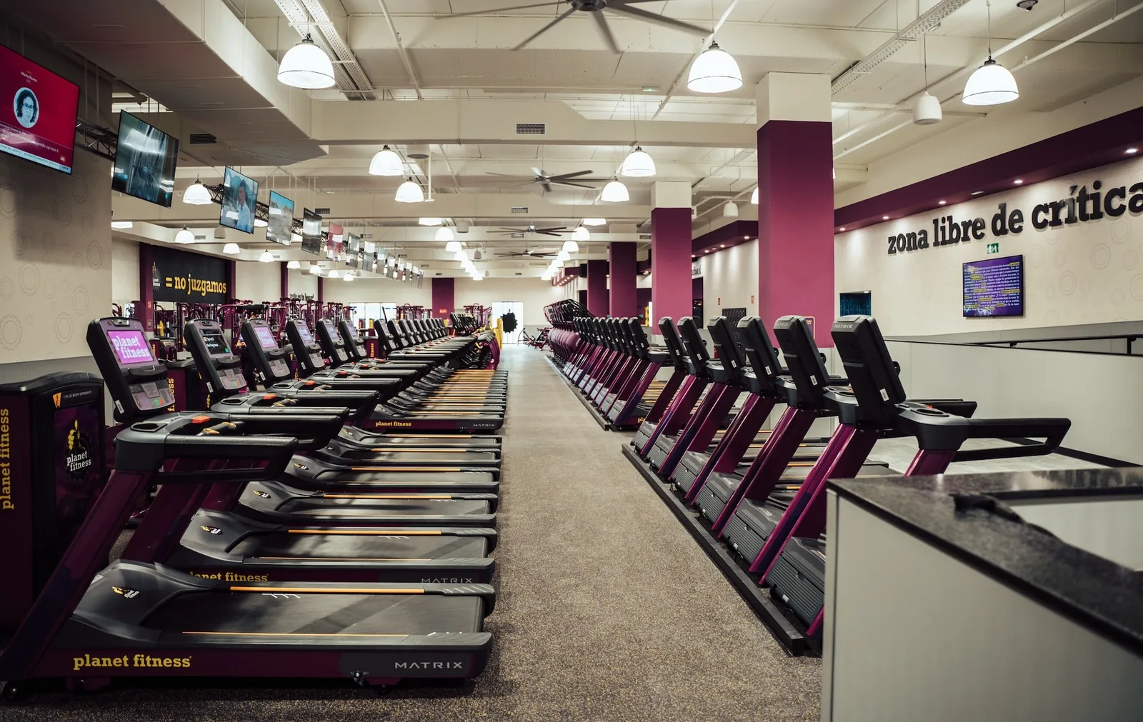 Марафонец Винсент Маури готовится к Чикаго на дорожках Planet Fitness